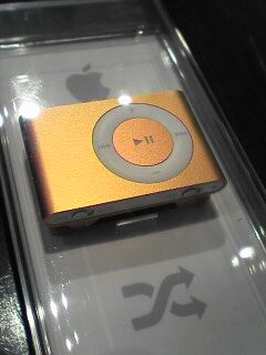 iPod shuffle orange