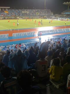 大雨の等々力競技場